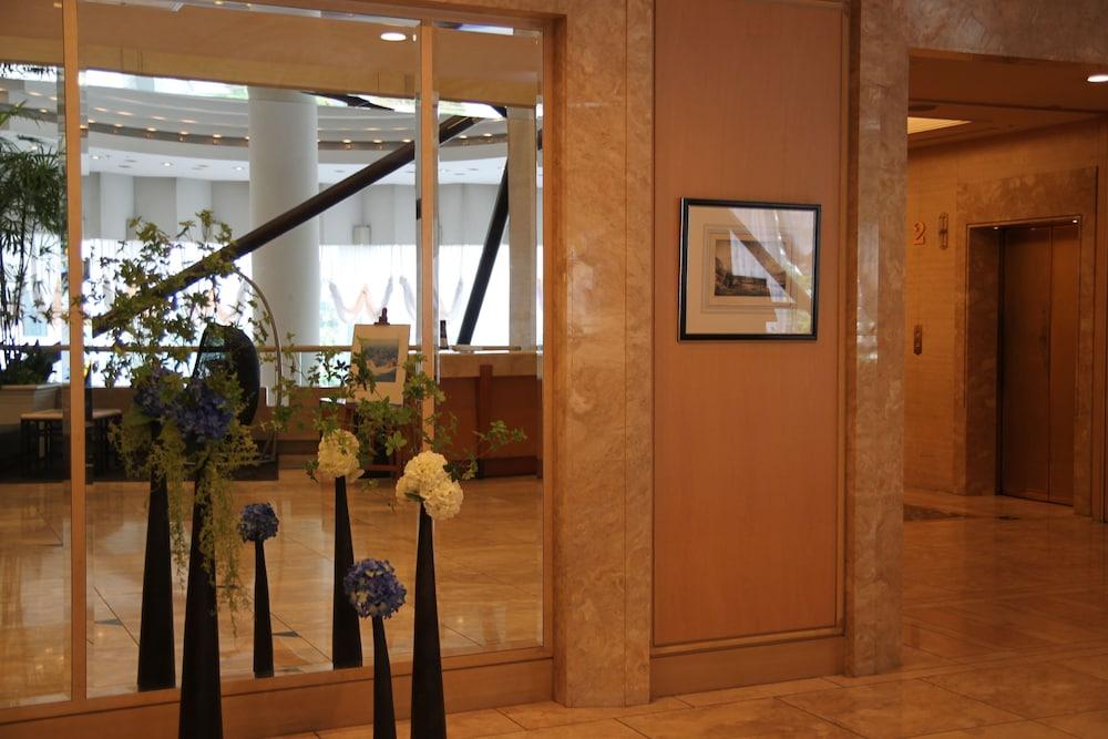 Ana Holiday Inn Tokyo Bay By Ihg Buitenkant foto