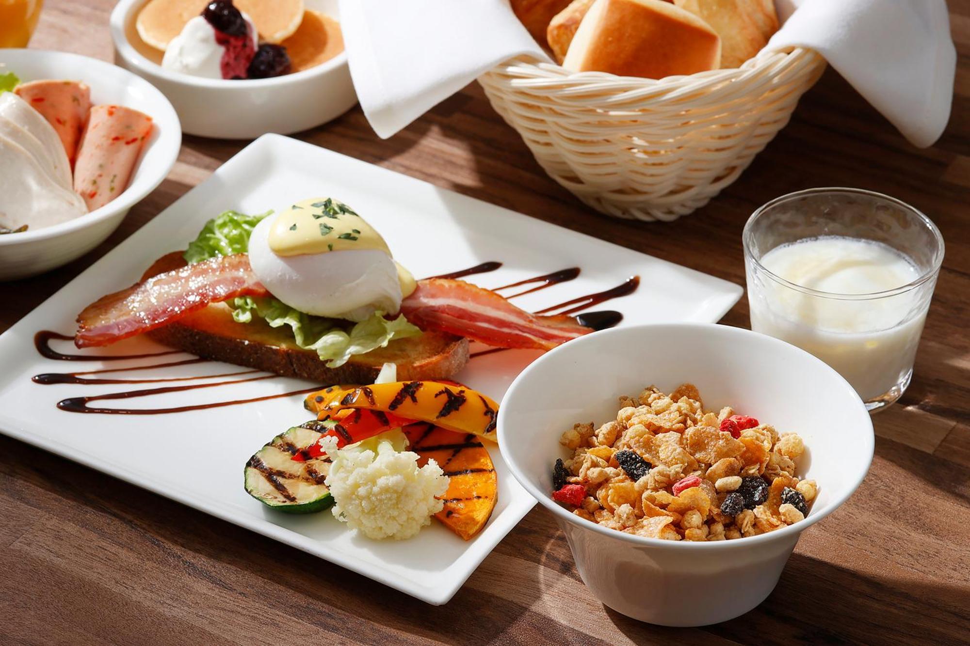 Ana Holiday Inn Tokyo Bay By Ihg Buitenkant foto