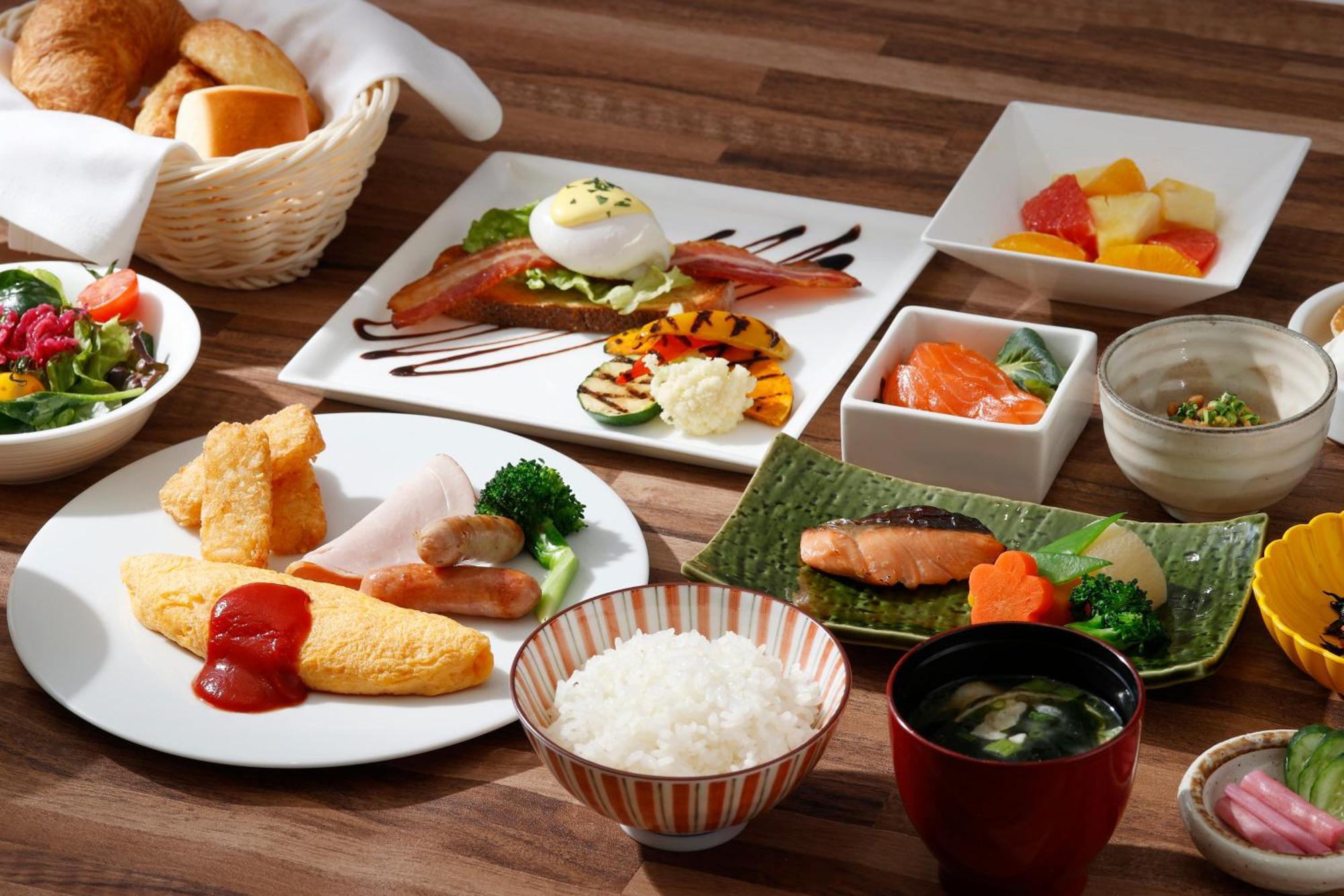 Ana Holiday Inn Tokyo Bay By Ihg Buitenkant foto